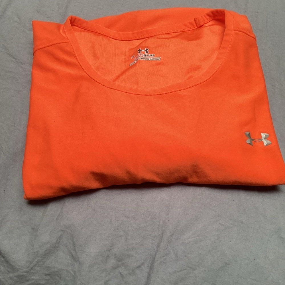 Under Amour mens loose fit, heat gear tee, size XL 160